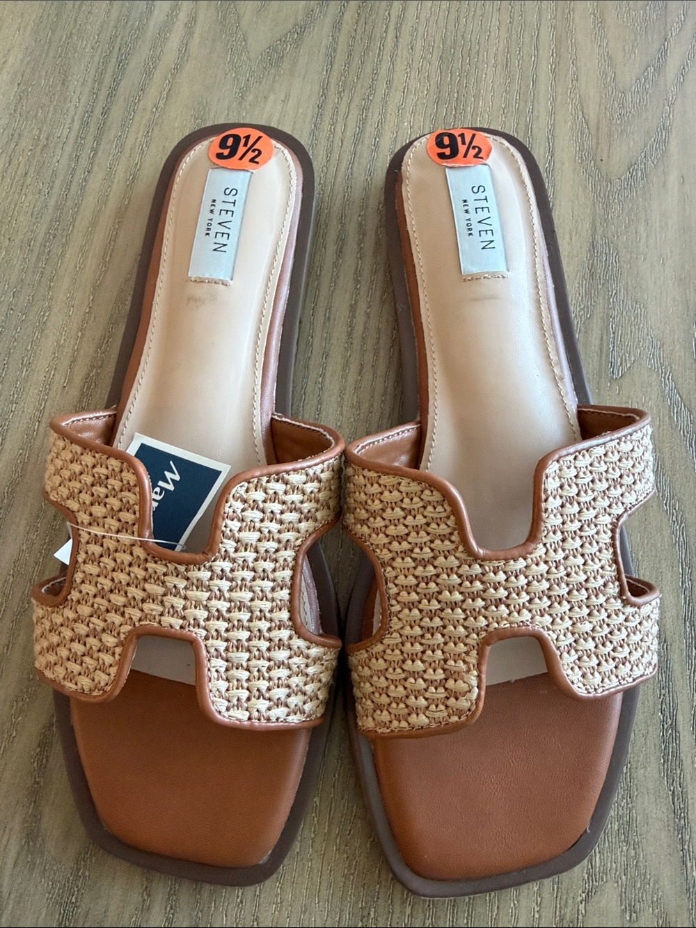 Harlien Slide Sandal
Steven New York